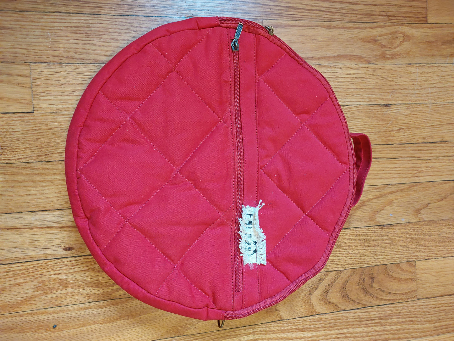 (P3) Pandeiro by Rafael Toledo, Red bag