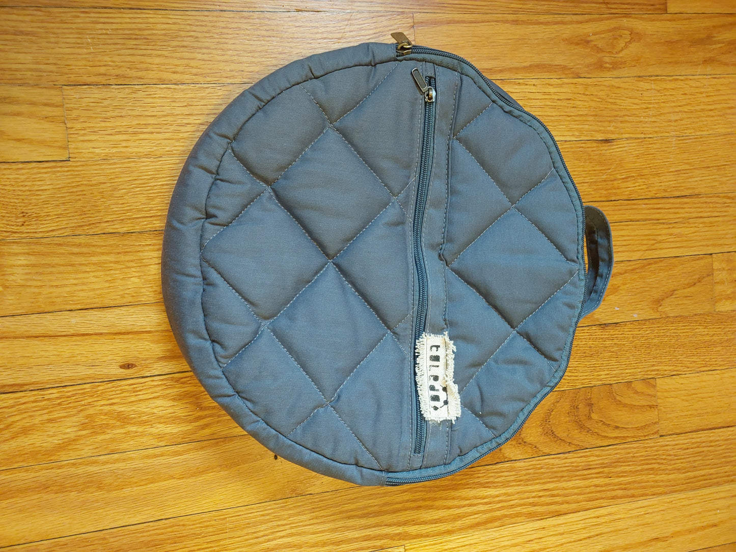 (P2) Pandeiro by Rafael Toledo, Gray bag