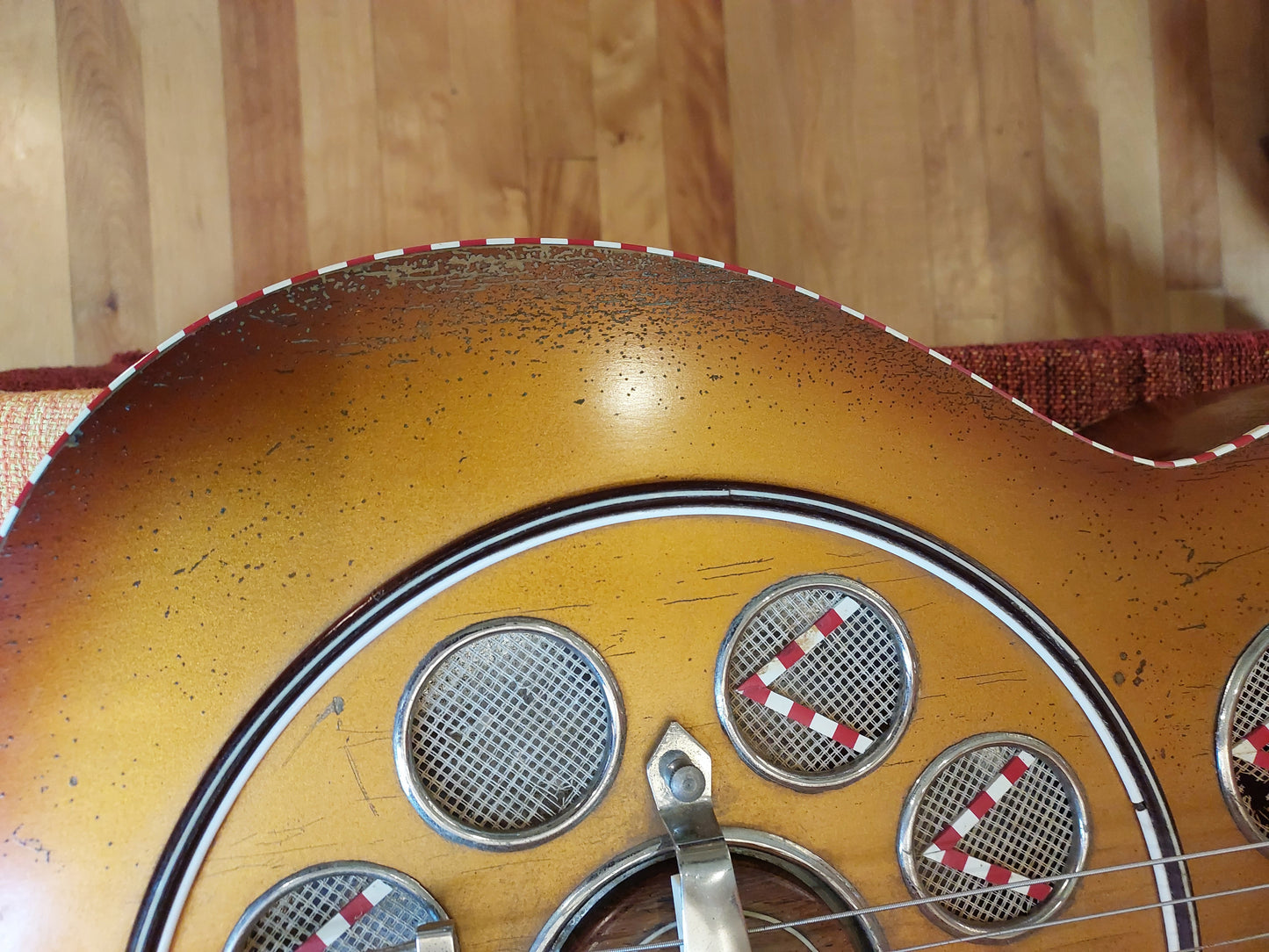 (D1) 1950s 6-string Del Vecchio acoustic resonator guitar (red/gold sunburst)