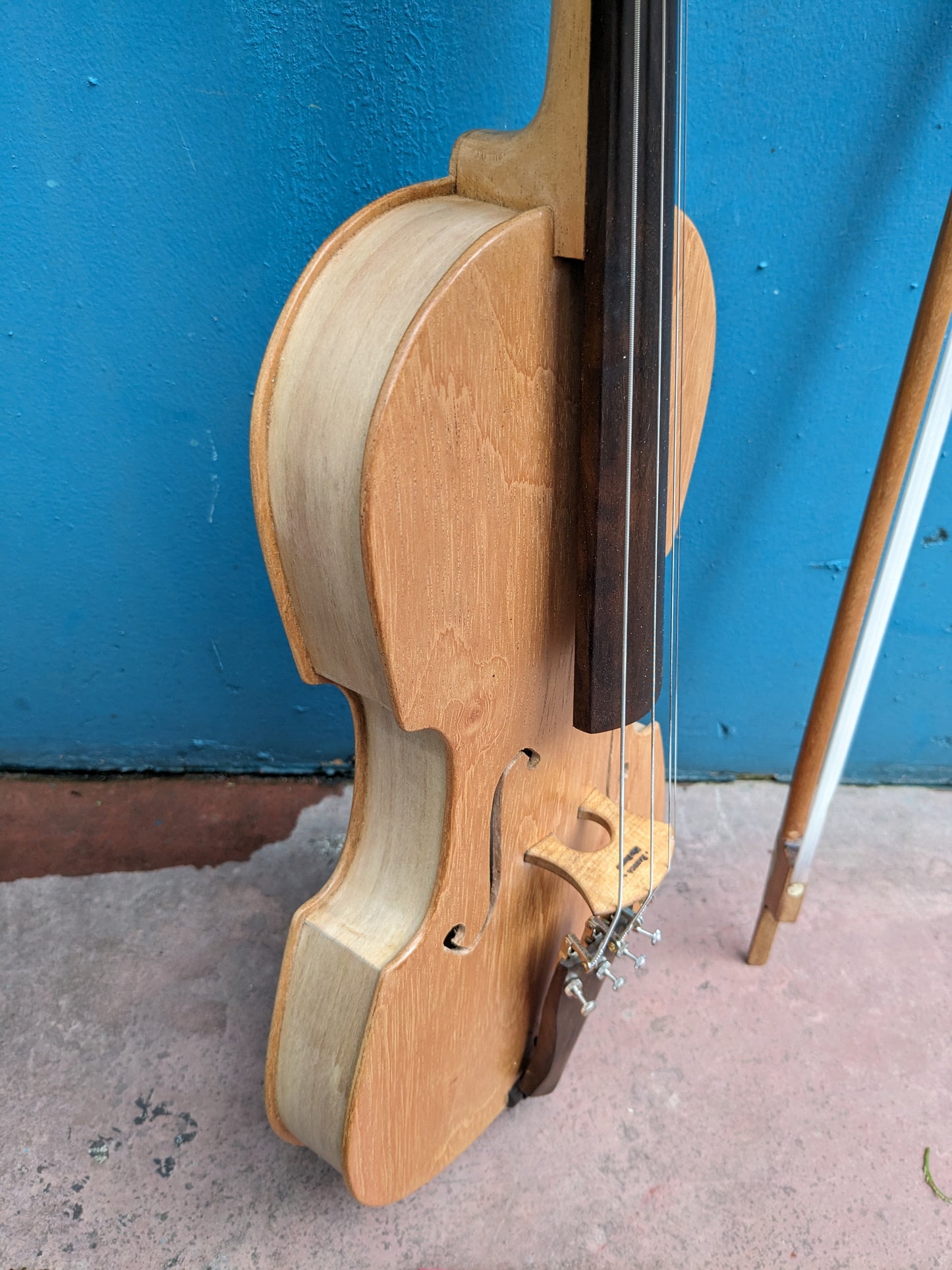 (R1) 4-string rabeca, VALÉRIO BIZUNGA, 2023